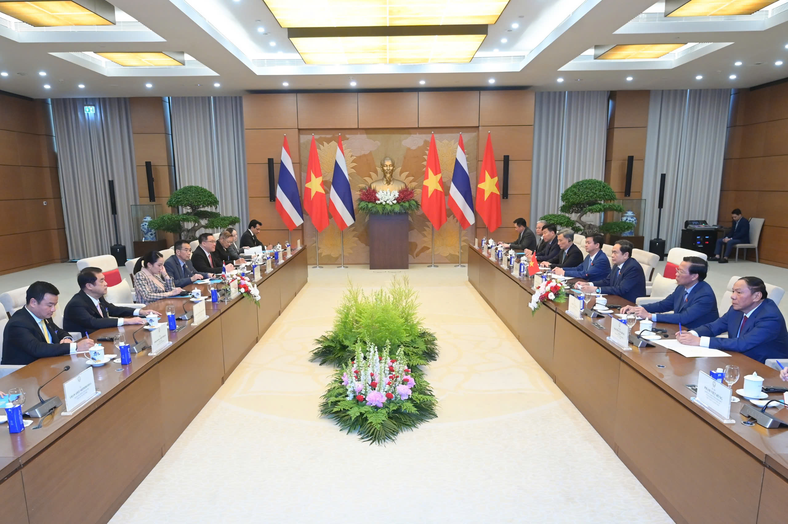 Chủ tịch Quốc hội Trần Thanh Mẫn hội kiến Thủ tướng Thái Lan- Ảnh 5.
