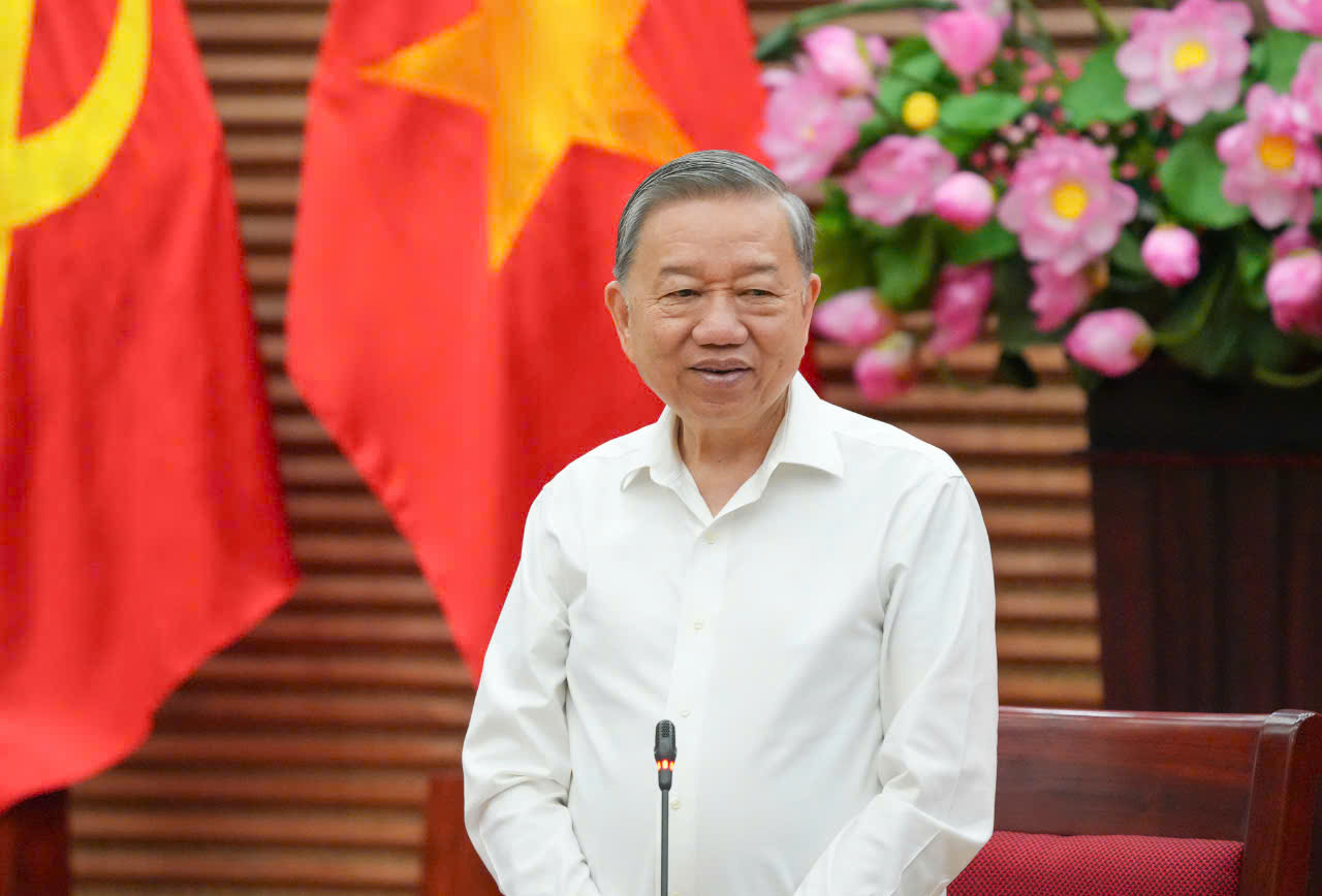 Tổng B&iacute; thư T&ocirc; L&acirc;m l&agrave;m việc với Ban thường vụ Tỉnh ủy Nghệ An- Ảnh 1.