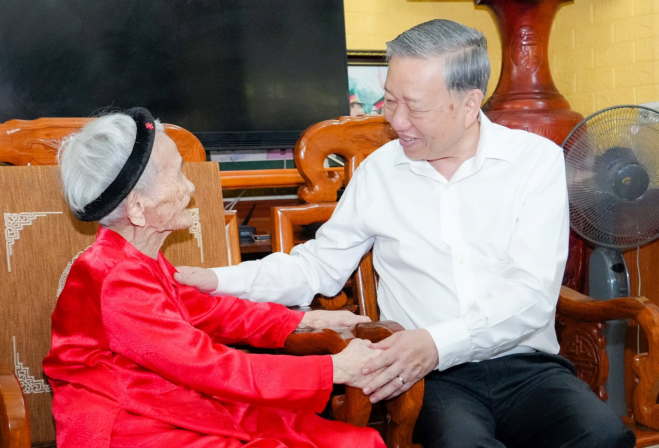 Tổng B&iacute; thư T&ocirc; L&acirc;m l&agrave;m việc với Ban thường vụ Tỉnh ủy Nghệ An- Ảnh 3.