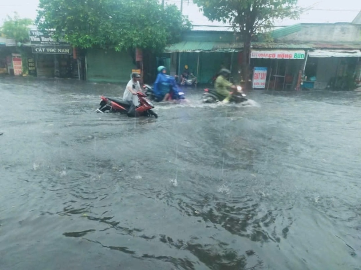 Hồ Dầu Tiếng xả tr&agrave;n, cảnh b&aacute;o ngập khu vực ven s&ocirc;ng S&agrave;i G&ograve;n- Ảnh 2.