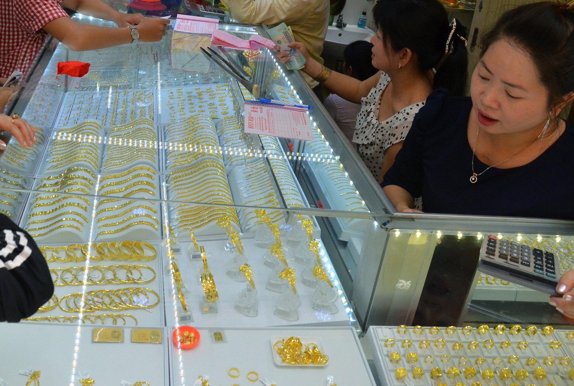 Gi&aacute; v&agrave;ng h&ocirc;m nay, 16-5: Bật tăng mạnh mẽ- Ảnh 1.