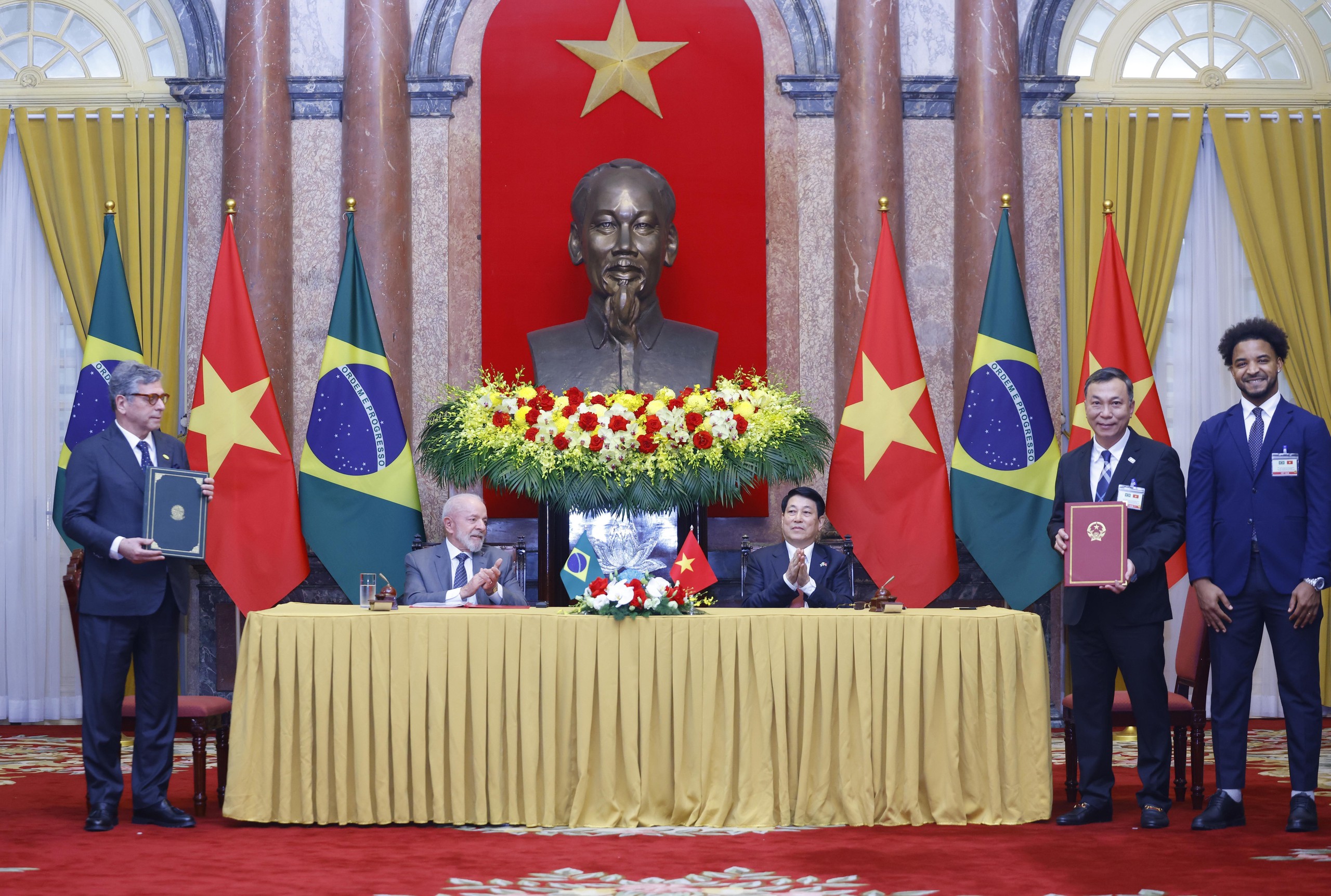 Đo&agrave;n đại biểu Việt Nam tham dự Đại hội lần thứ 75 của FIFA- Ảnh 2.