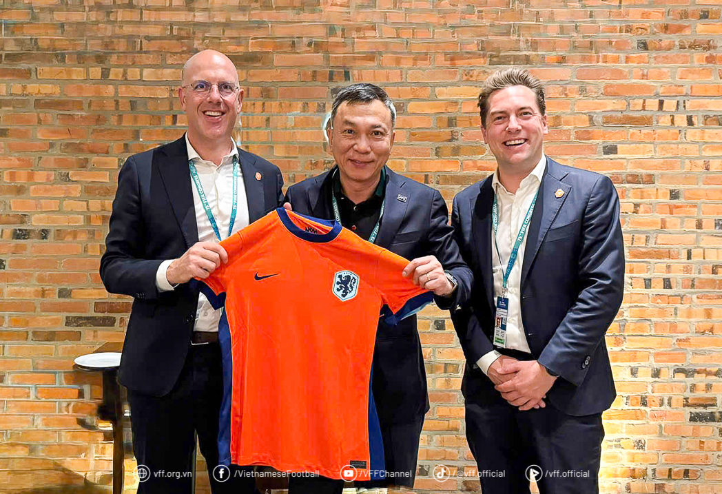 Đo&agrave;n đại biểu Việt Nam tham dự Đại hội lần thứ 75 của FIFA- Ảnh 1.
