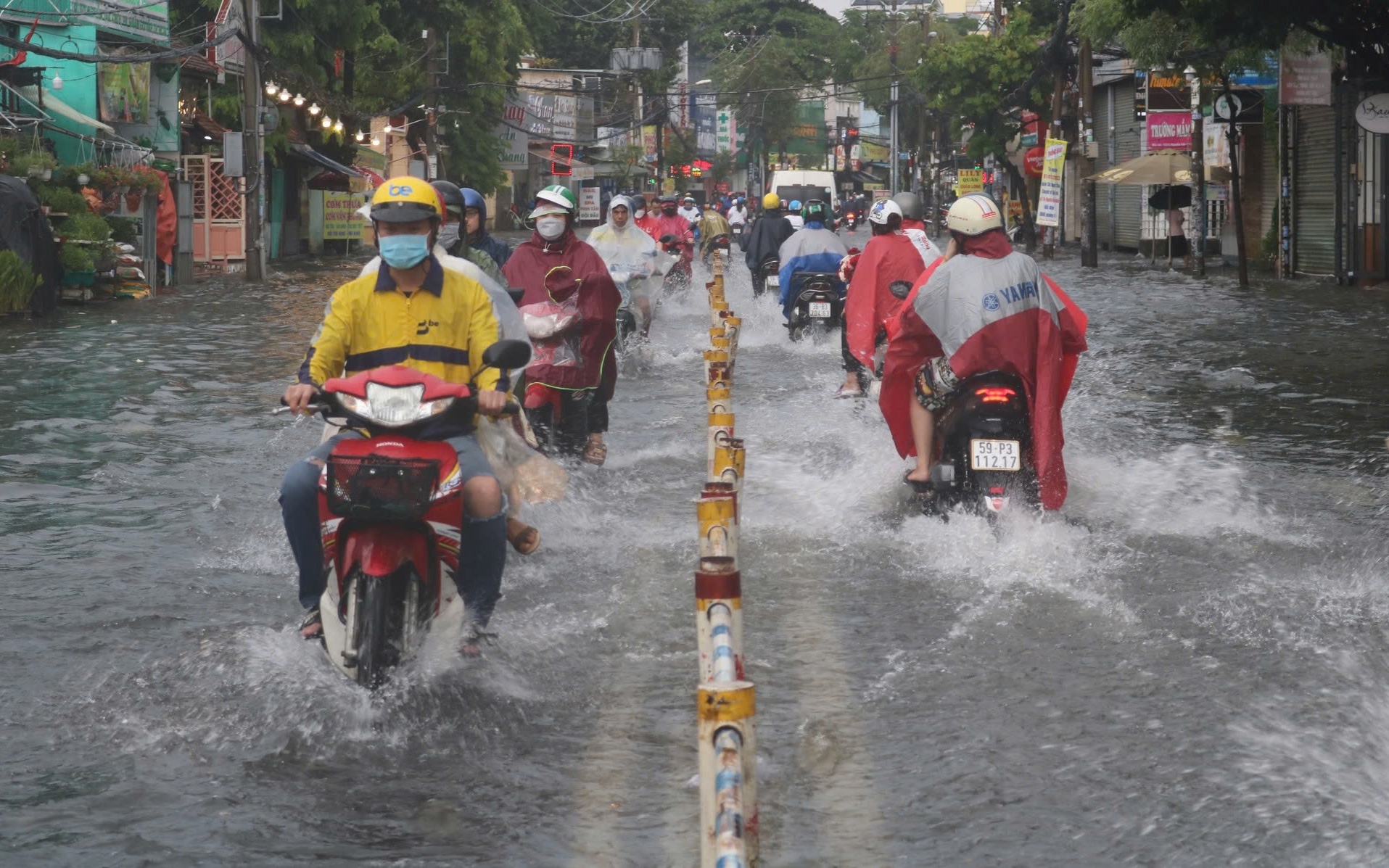 Cận cảnh những lần "rốn ngập" đường Lê Đức Thọ, Nguyễn Văn Khối khiến người dân "khiếp đảm"