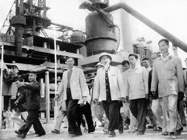 Chủ tịch Hồ Chí Minh - Ngọn đuốc soi đường cho dân tộc: Kho báu tinh thần vô giá - Ảnh 1.