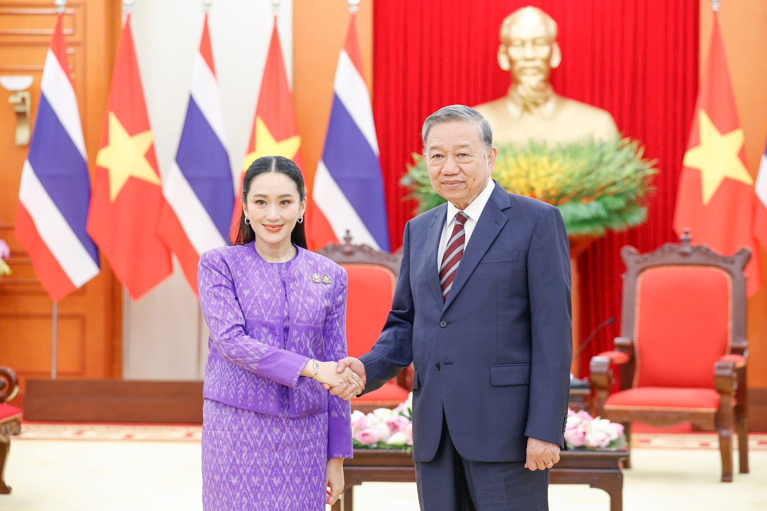 Tổng Bí thư Tô Lâm tiếp Thủ tướng Thái Lan Paetongtarn Shinawatra- Ảnh 1.