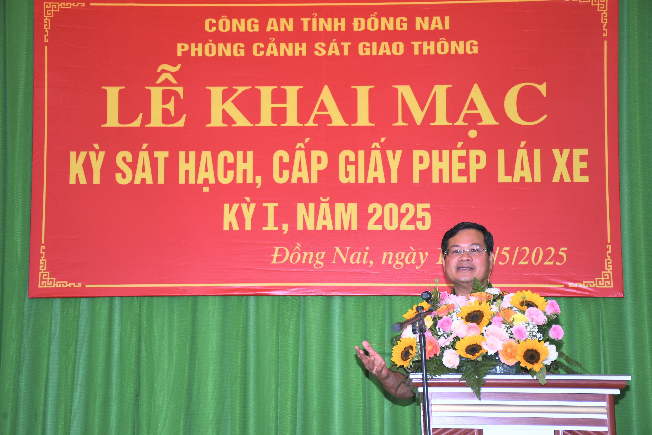 Hình ảnh Công an Đồng Nai lần đầu tổ chức kỳ thi sát hạch lái ô tô- Ảnh 1.