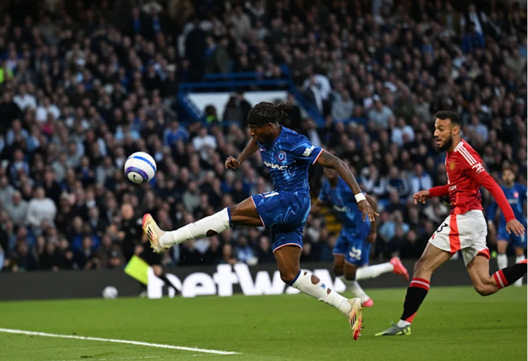 Man United thất thủ tại Stamford Bridge, Tottenham trắng tay trước Aston Villa- Ảnh 2.