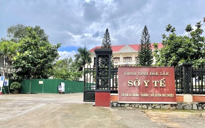 Sau vụ x&agrave;i chứng chỉ h&agrave;nh nghề y giả, đề nghị nhiều cơ sở y tế cung cấp hồ sơ - Ảnh 2.