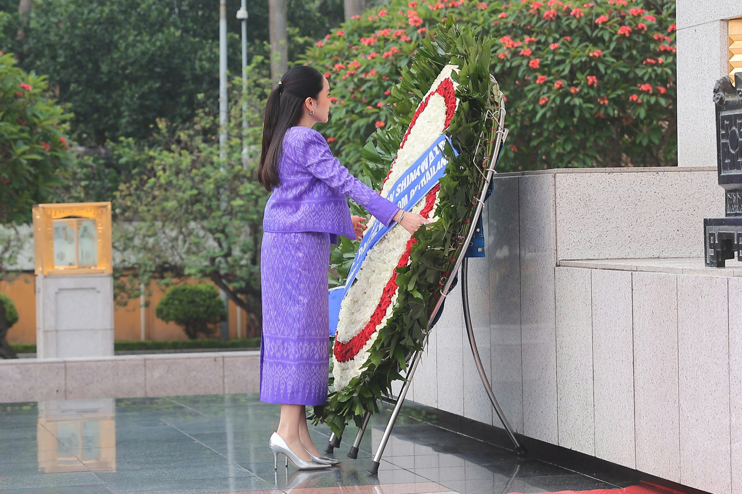 Thủ tướng Thái Lan Paetongtarn Shinawatra viếng Chủ tịch Hồ Chí Minh- Ảnh 7.