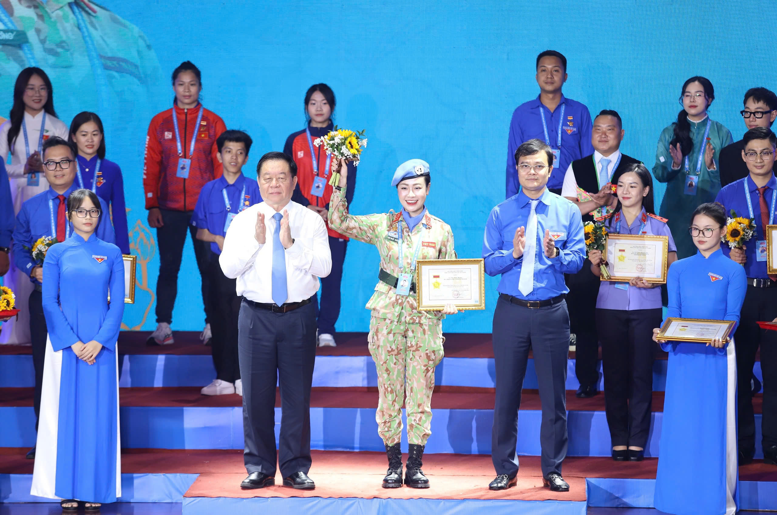 Thanh ni&ecirc;n ti&ecirc;n tiến l&agrave;m theo lời B&aacute;c l&agrave; những tấm gương s&aacute;ng, c&oacute; uy t&iacute;n, ảnh hưởng t&iacute;ch cực- Ảnh 1.