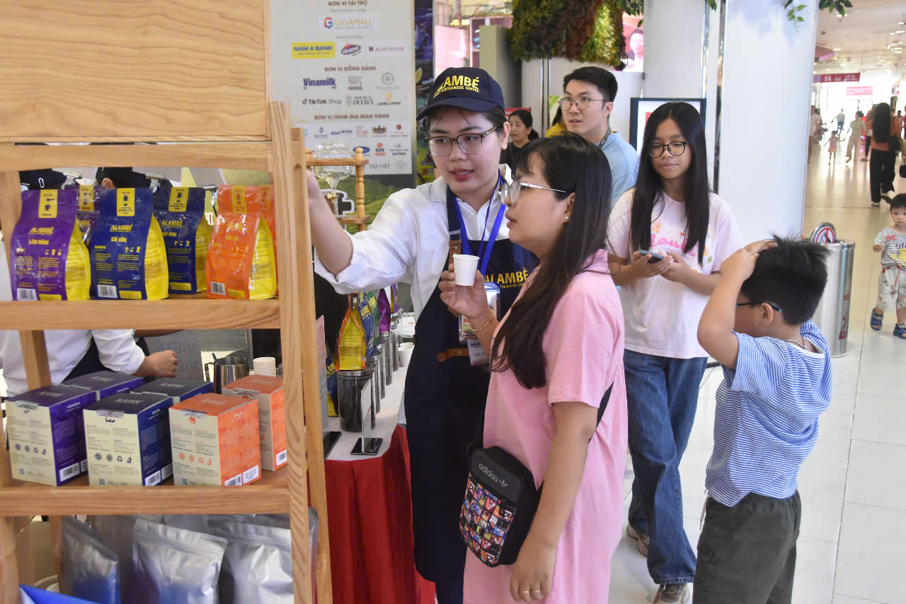 Chương trình "Tôn vinh cà phê, trà Việt" sôi động trước giờ khai mạc- Ảnh 1.