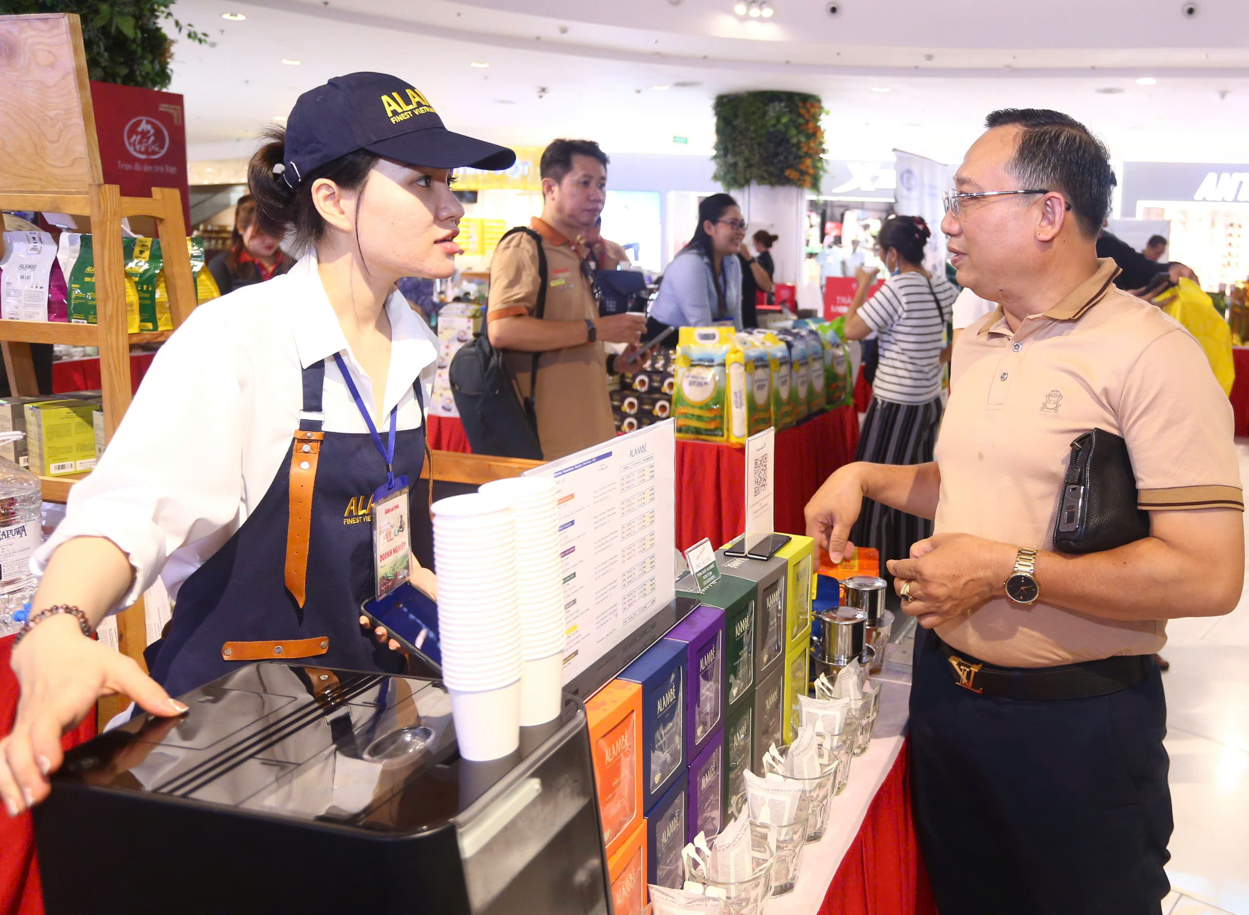 Trực tiếp Hội thảo "C&agrave; ph&ecirc; Việt Nam: Tăng lợi &iacute;ch cho người trồng, hỗ trợ doanh nghiệp xuất khẩu" - Ảnh 2.