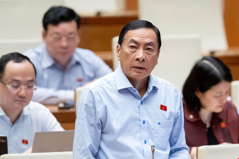 Cựu Cục trưởng Cục An to&agrave;n thực phẩm Nguyễn Thanh Phong bị khởi tố, người d&acirc;n ủng hộ xử l&yacute; nghi&ecirc;m - Ảnh 1.