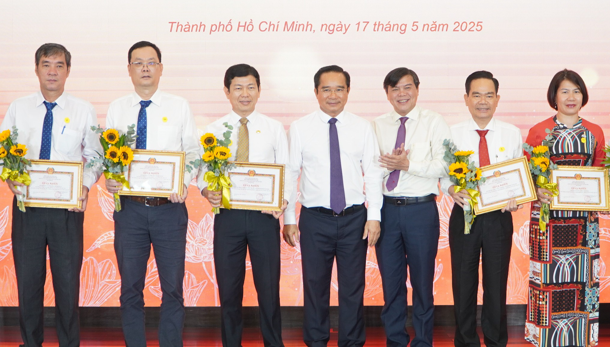 Học và làm theo Bác góp phần phát triển đơn vị, lan tỏa những giá trị tốt đẹp- Ảnh 3.