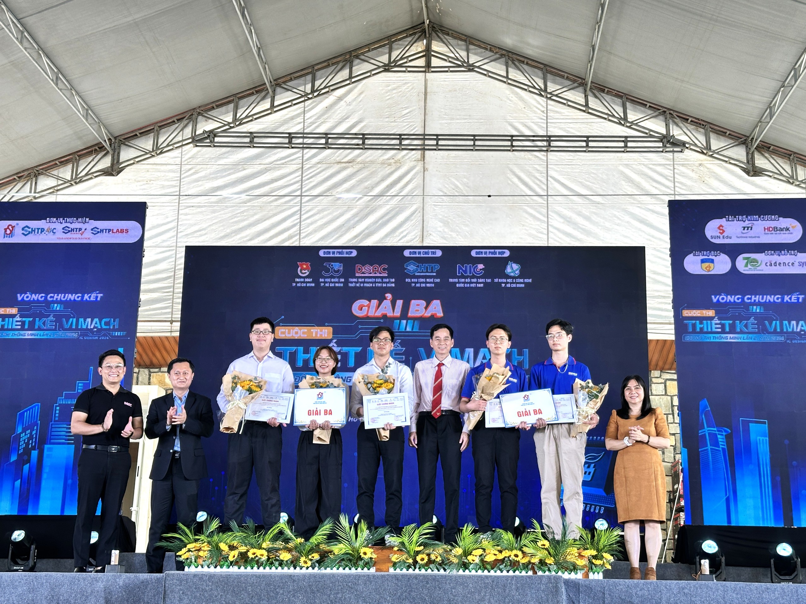 Trao giải cuộc thi Thiết kế vi mạch cho đô thị thông minh- Ảnh 3.