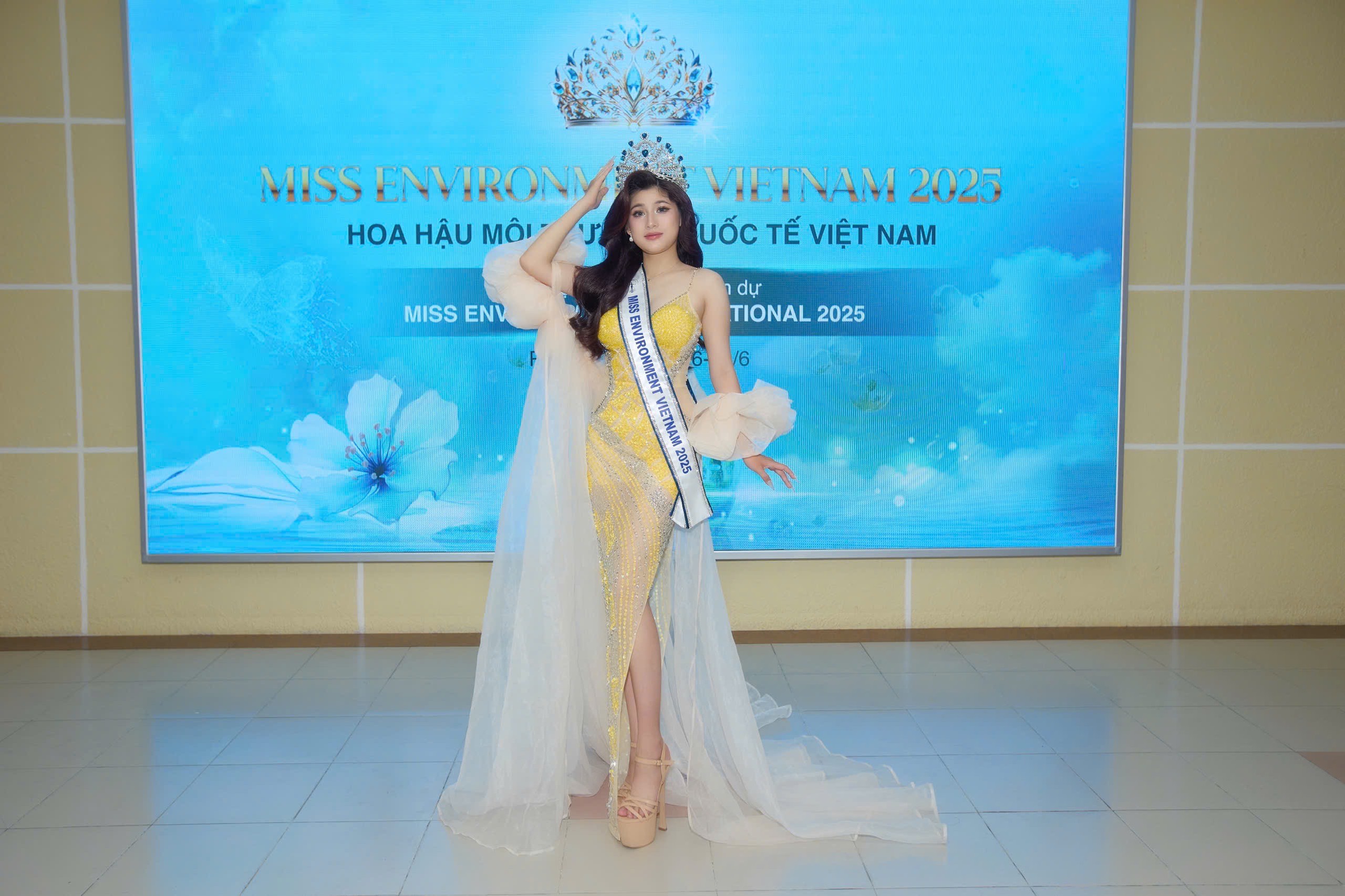 Người đẹp Việt thi nhan sắc tại Philippines - Ảnh 2.