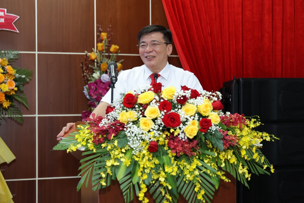 D&ograve;ng điện kh&ocirc;ng ngừng vươn xa để 50 năm thắp s&aacute;ng phương Nam- Ảnh 2.