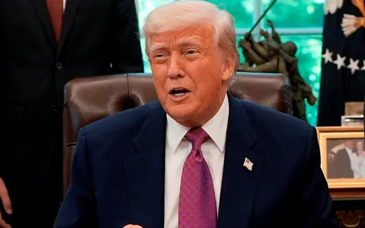 Dãy số lạ của cựu giám đốc FBI khiến Tổng thống Donald Trump lên tiếng