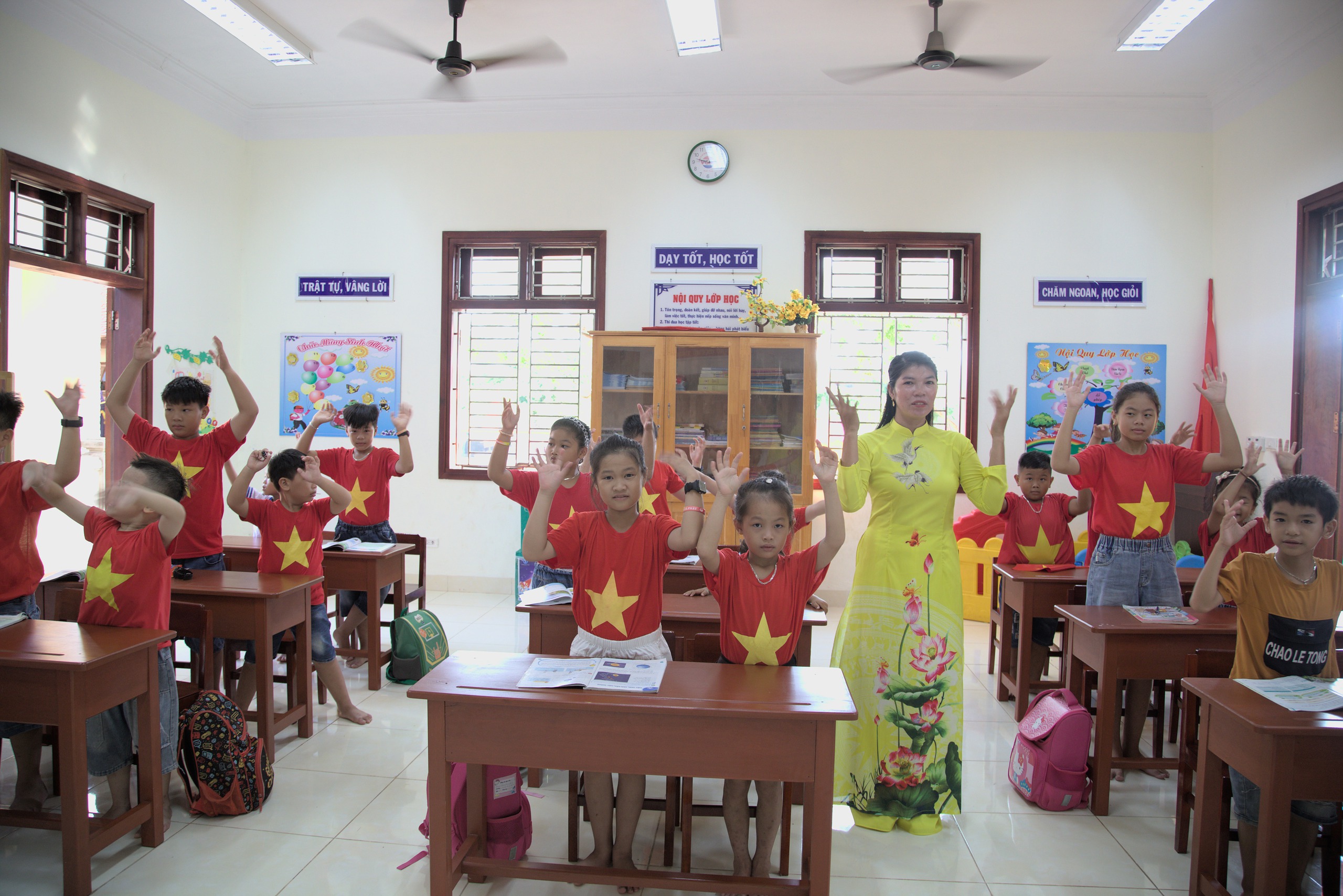 TP HCM mang nghĩa tình đến với Trường Sa và nhà giàn DK1 - Ảnh 12.