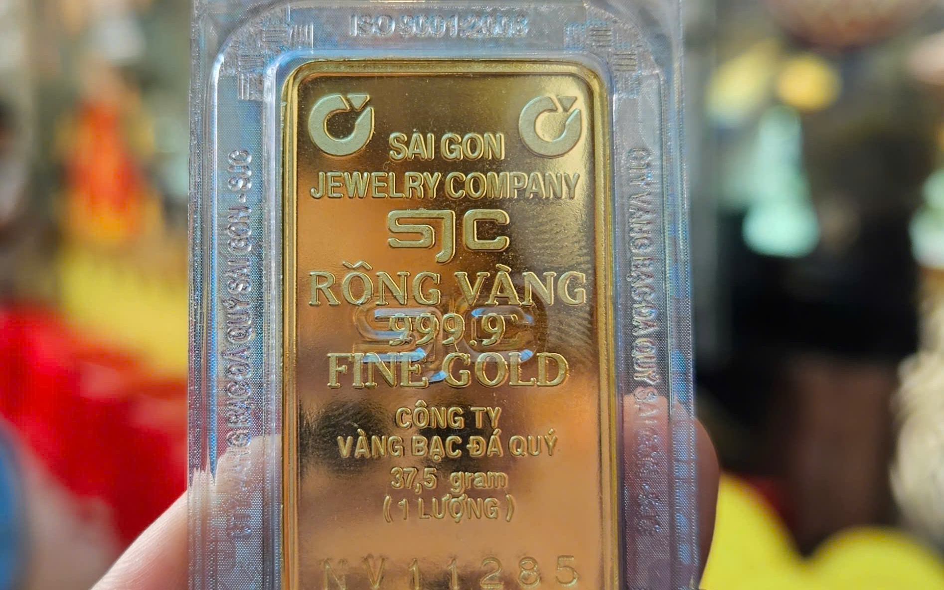 Gi&aacute; v&agrave;ng h&ocirc;m nay 18-5: Li&ecirc;n tục lao dốc, dự b&aacute;o kh&oacute; tăng mạnh- Ảnh 1.