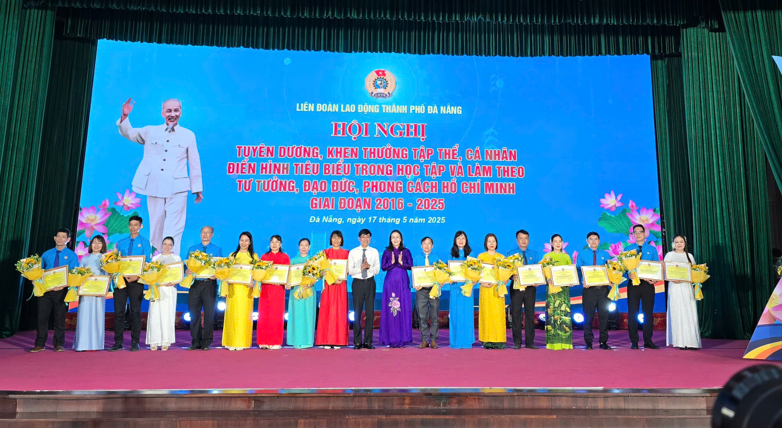 Công đoàn Đà Nẵng tôn vinh 135 gương điển hình học và làm theo Bác- Ảnh 2.