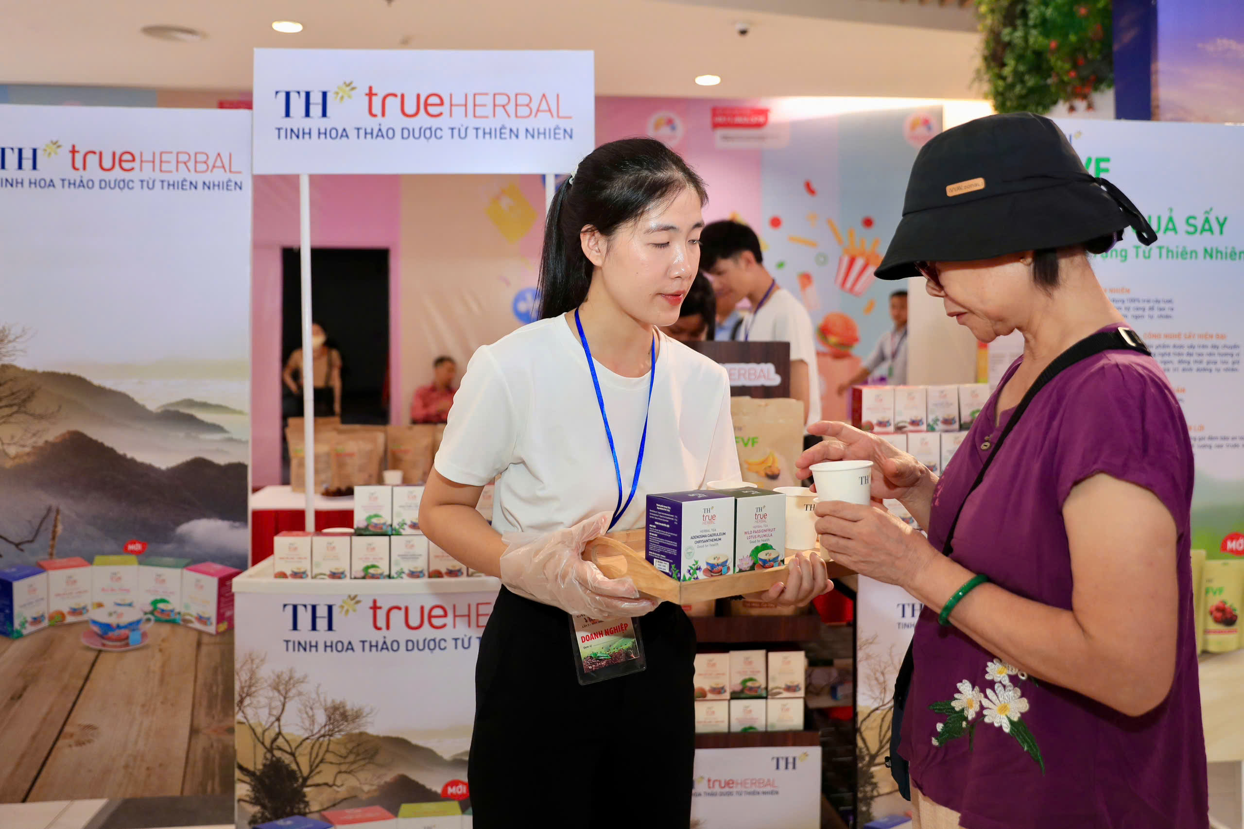 Chương tr&igrave;nh &ldquo;T&ocirc;n vinh c&agrave; ph&ecirc;, tr&agrave; Việt&rdquo; 2025: Khai mạc kh&ocirc;ng gian văn h&oacute;a Việt giữa l&ograve;ng th&agrave;nh phố - Ảnh 10.