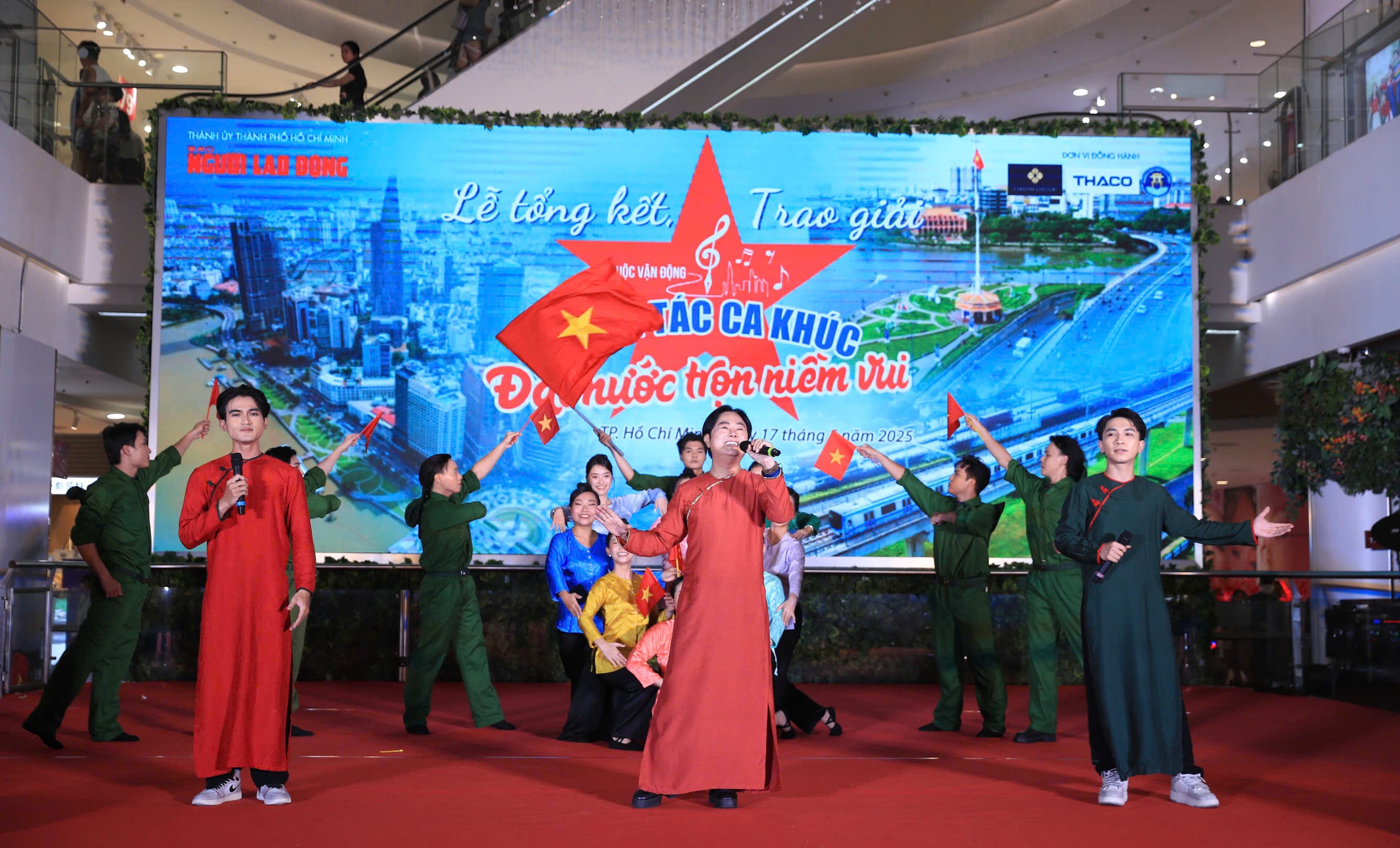 Gala nghệ thuật &ldquo;Đất nước vươn m&igrave;nh&rdquo;: H&ograve;a &acirc;m của những giai điệu tự h&agrave;o v&agrave; t&igrave;nh y&ecirc;u Tổ quốc - Ảnh 14.