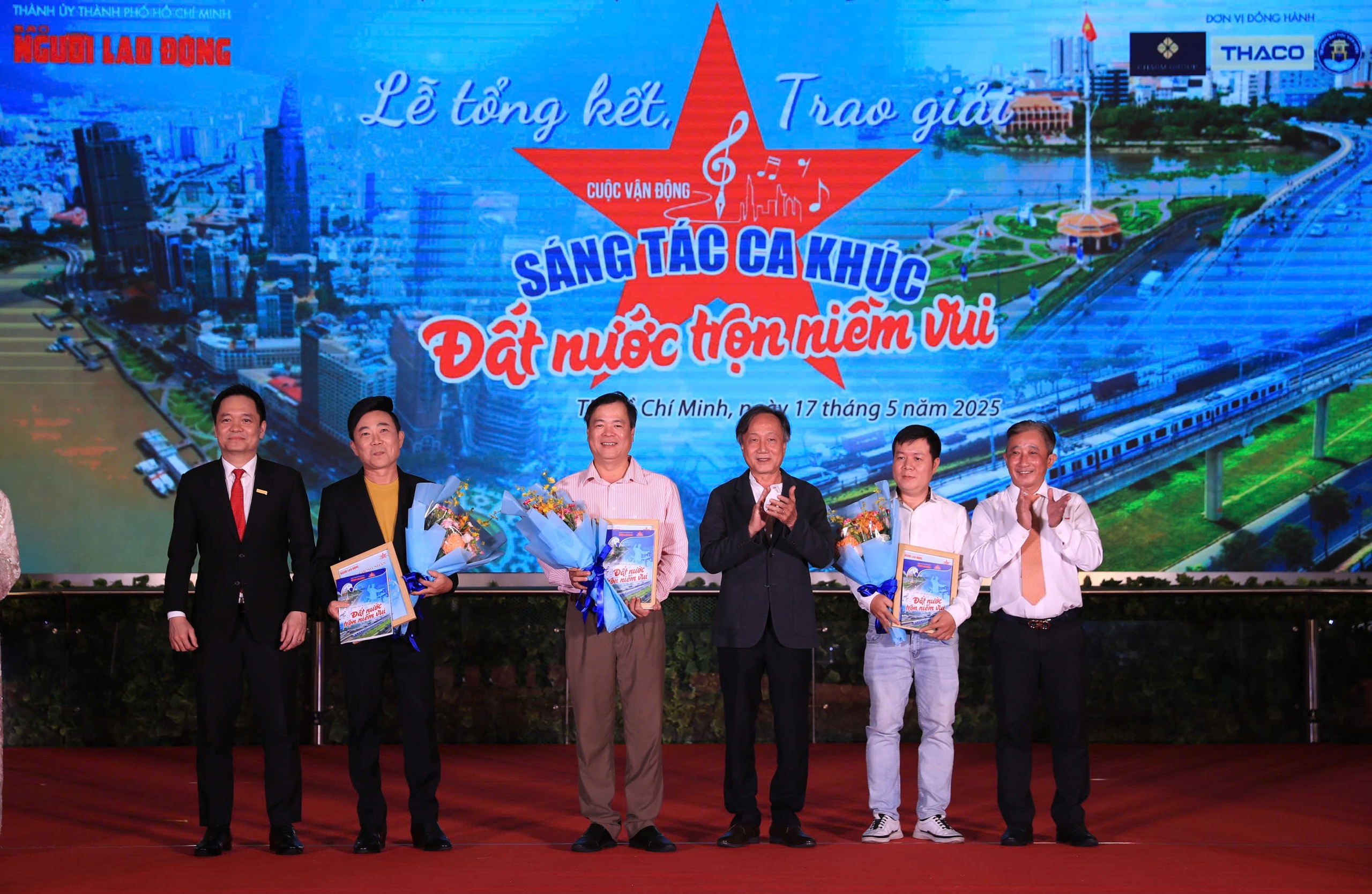Gala nghệ thuật &ldquo;Đất nước vươn m&igrave;nh&rdquo;: H&ograve;a &acirc;m của những giai điệu tự h&agrave;o v&agrave; t&igrave;nh y&ecirc;u Tổ quốc - Ảnh 22.