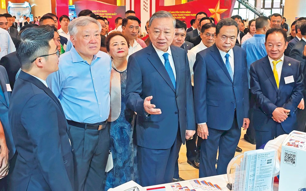 "Bộ tứ trụ cột" giúp Việt Nam cất cánh