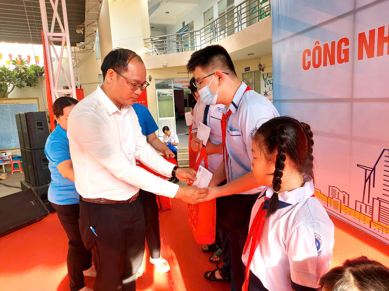 Sôi nổi ngày hội dành riêng cho CNVC-LĐ- Ảnh 2.