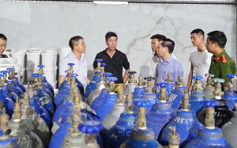 Phá đường dây cực lớn sản xuất, mua bán 65 tấn khí cười