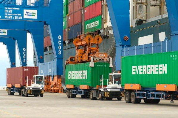 Được cán bộ hải quan tiếp tay, hơn 1.800 tỉ đồng hàng lậu "tuồn" qua đường chính ngạch- Ảnh 1.