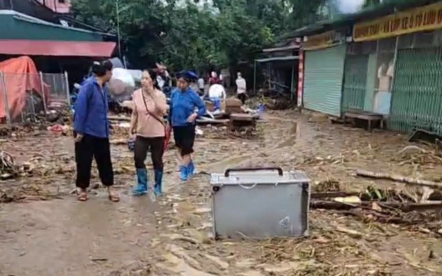 Mưa lớn làm 4 người chết, 3 người bị thương
