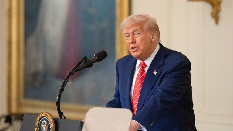 Tổng thống Donald Trump muốn chấm dứt xung đột vào ngày thứ hai tới - Ảnh 1.