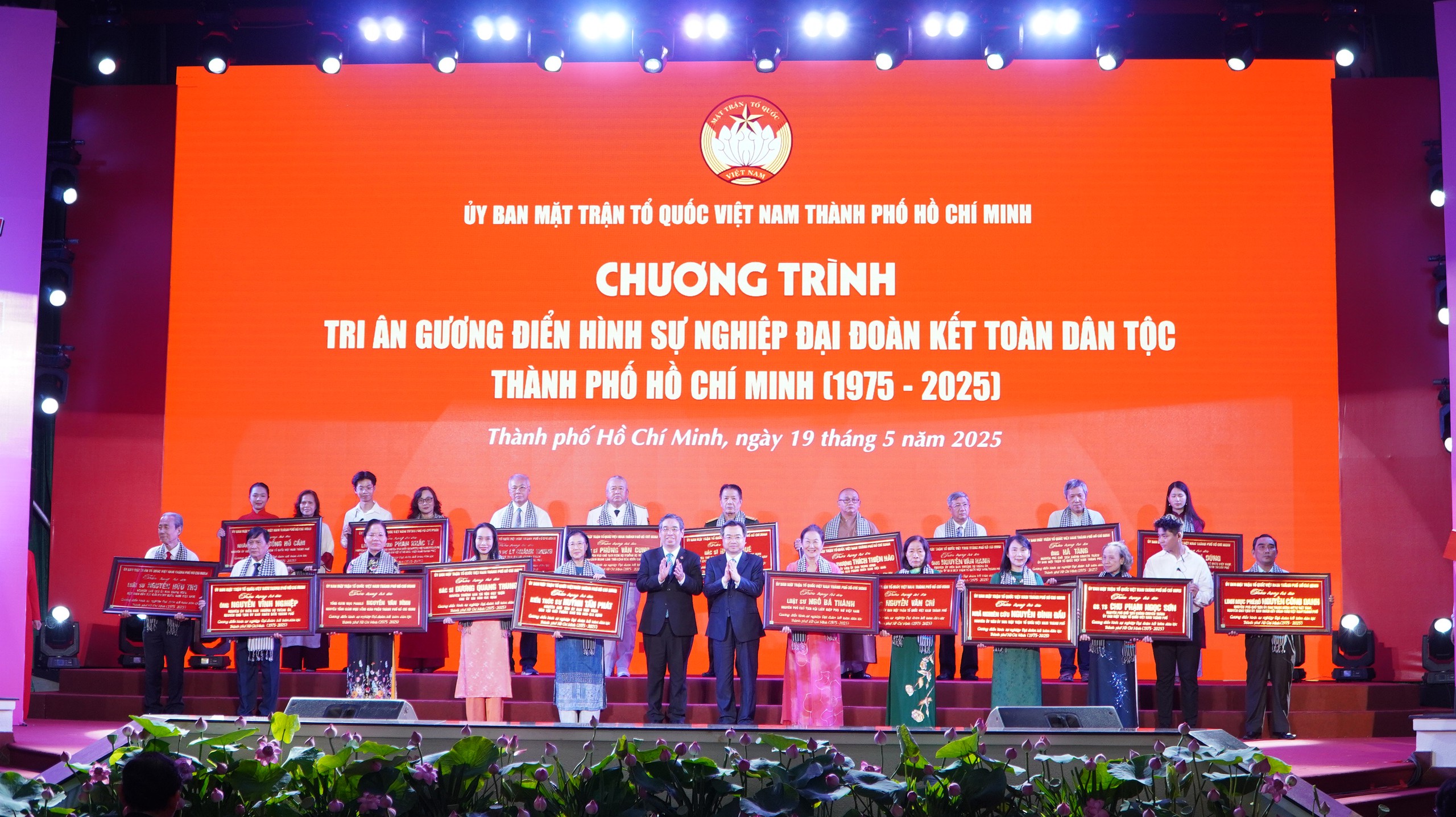 TP HCM tri &acirc;n 49 gương điển h&igrave;nh sự nghiệp đại đo&agrave;n kết to&agrave;n d&acirc;n tộc - Ảnh 4.
