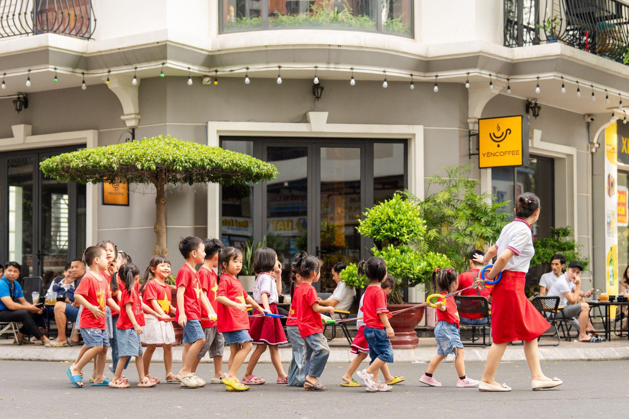 The Infinity Dĩ An  - Kh&ocirc;ng gian gi&agrave;u sức sống b&ecirc;n trong Charm City- Ảnh 5.