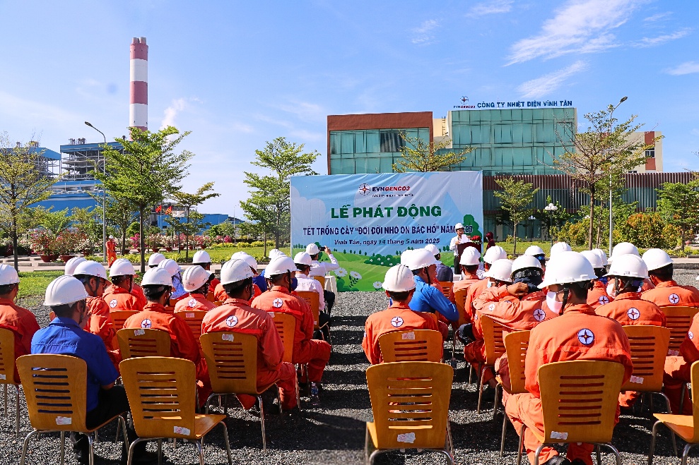 Vĩnh T&acirc;n 2 phủ xanh th&ecirc;m hơn 300 c&acirc;y nh&acirc;n dịp Tết trồng c&acirc;y năm 2025- Ảnh 1.