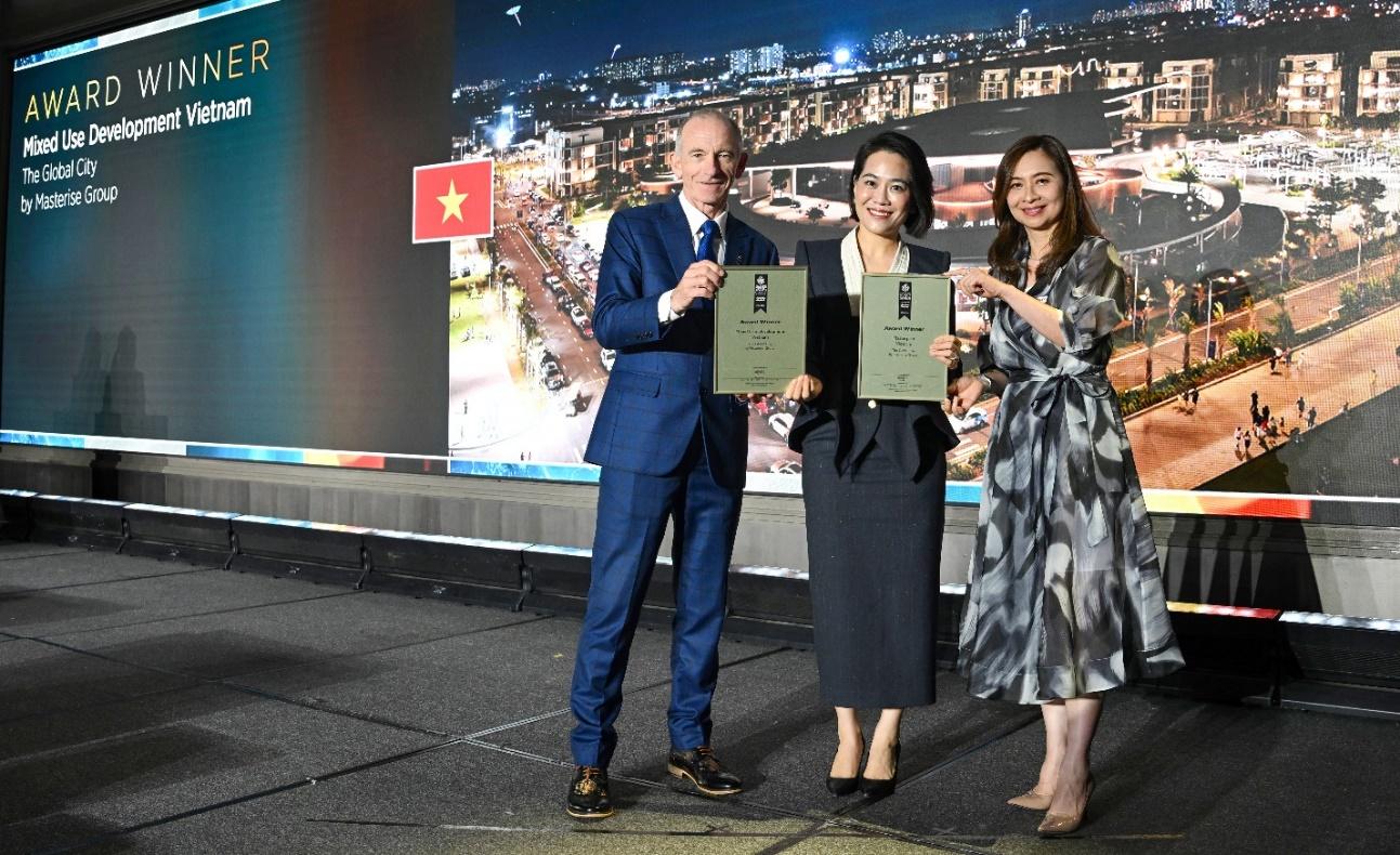 Masterise Homes với &ldquo;c&uacute; đ&uacute;p&rdquo; danh gi&aacute; tại International Property Awards 2025-2026 - Ảnh 1.