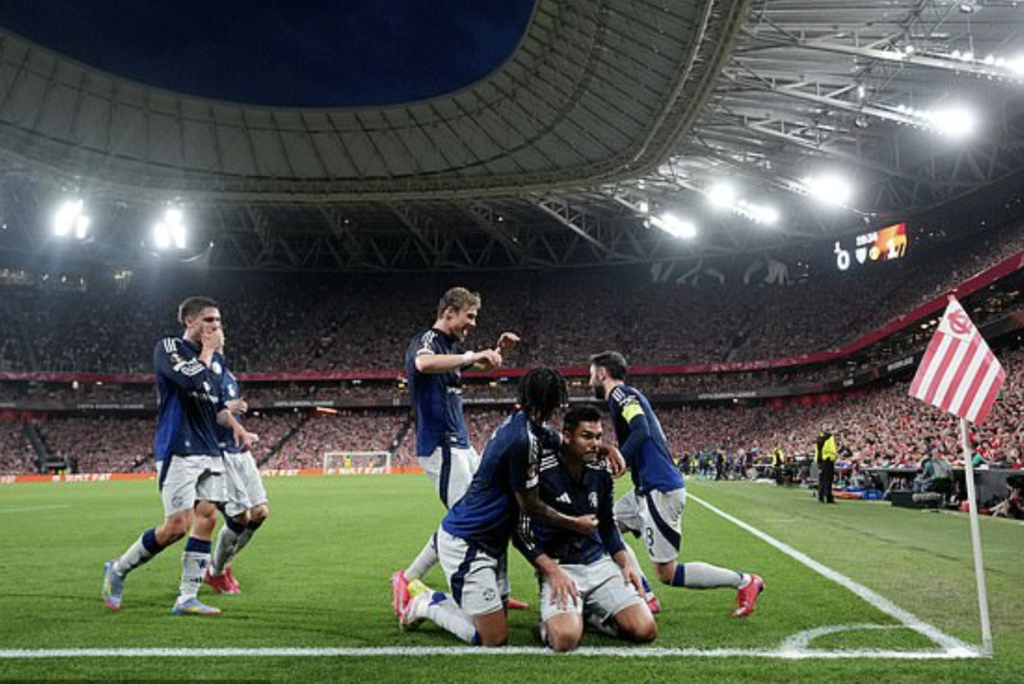 Harry Maguire kiến tạo kh&oacute; tin, đ&aacute; c&aacute;nh cực kh&eacute;t tại Europa League - Ảnh 2.