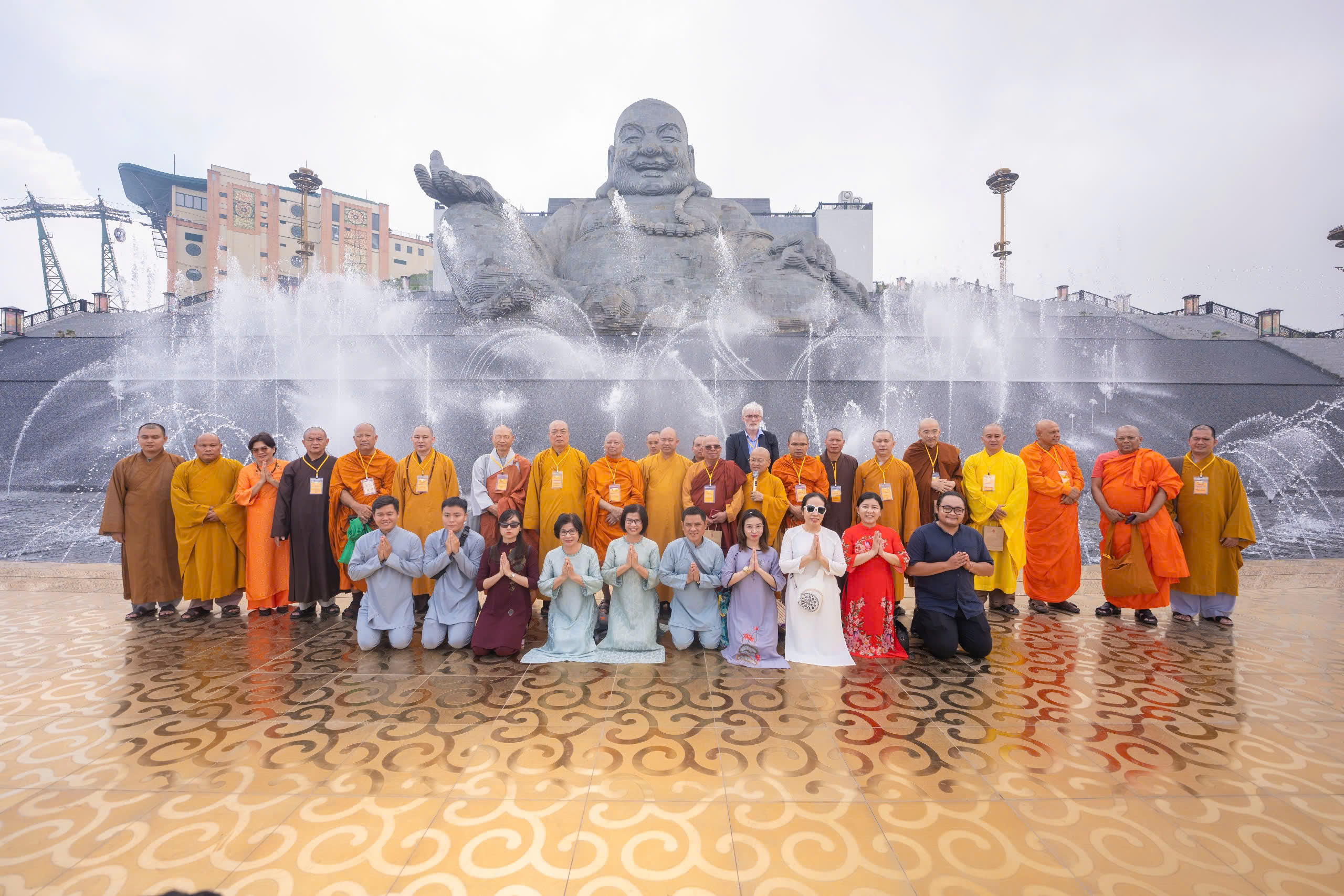 Tour du lịch nào có chiêm bái Xá lợi Đức Phật ở TP HCM, Tây Ninh?- Ảnh 3.