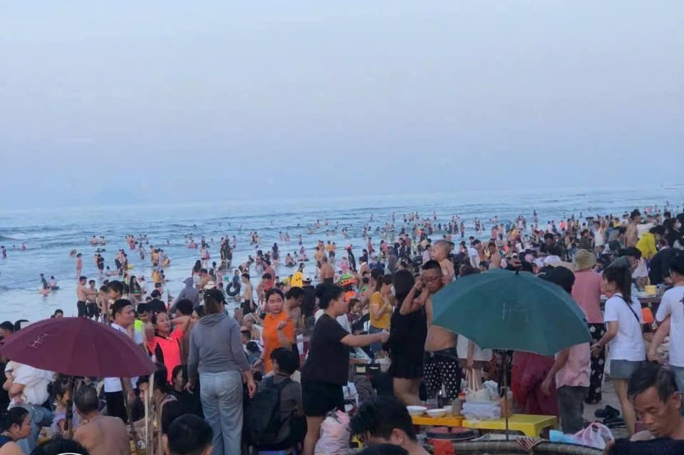 2 ng&agrave;y đầu nghỉ lễ, lượng kh&aacute;ch đến Quảng Nam tăng vọt - Ảnh 9.