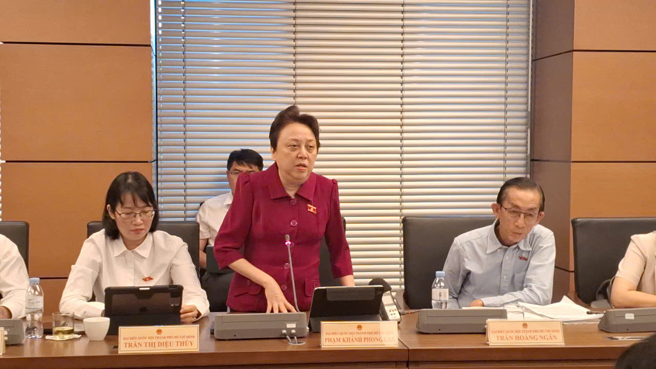 Đại biểu Phạm Kh&aacute;nh Phong Lan: "Nh&acirc;n văn với tội phạm l&agrave; độc &aacute;c với đồng b&agrave;o" - Ảnh 1.