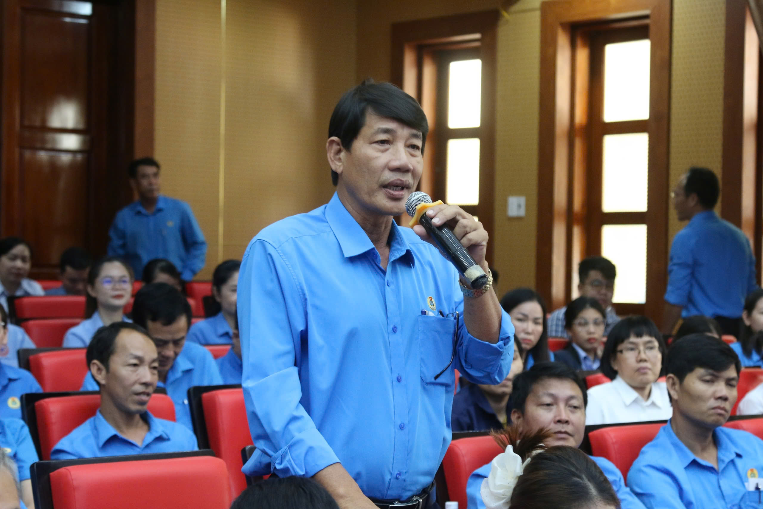 Chủ tịch tỉnh Khánh Hòa giải quyết các vấn đề thiết thực của người lao động- Ảnh 2.