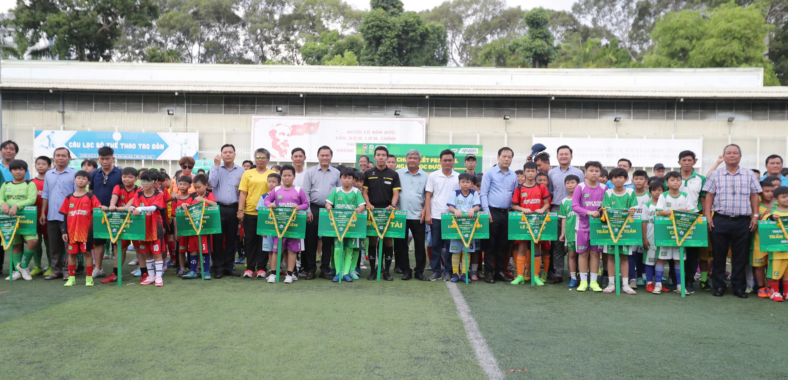 Festival B&oacute;ng đ&aacute; Học đường TP HCM: Ng&agrave;y hội thể thao lớn nhất cho học sinh tiểu học- Ảnh 1.