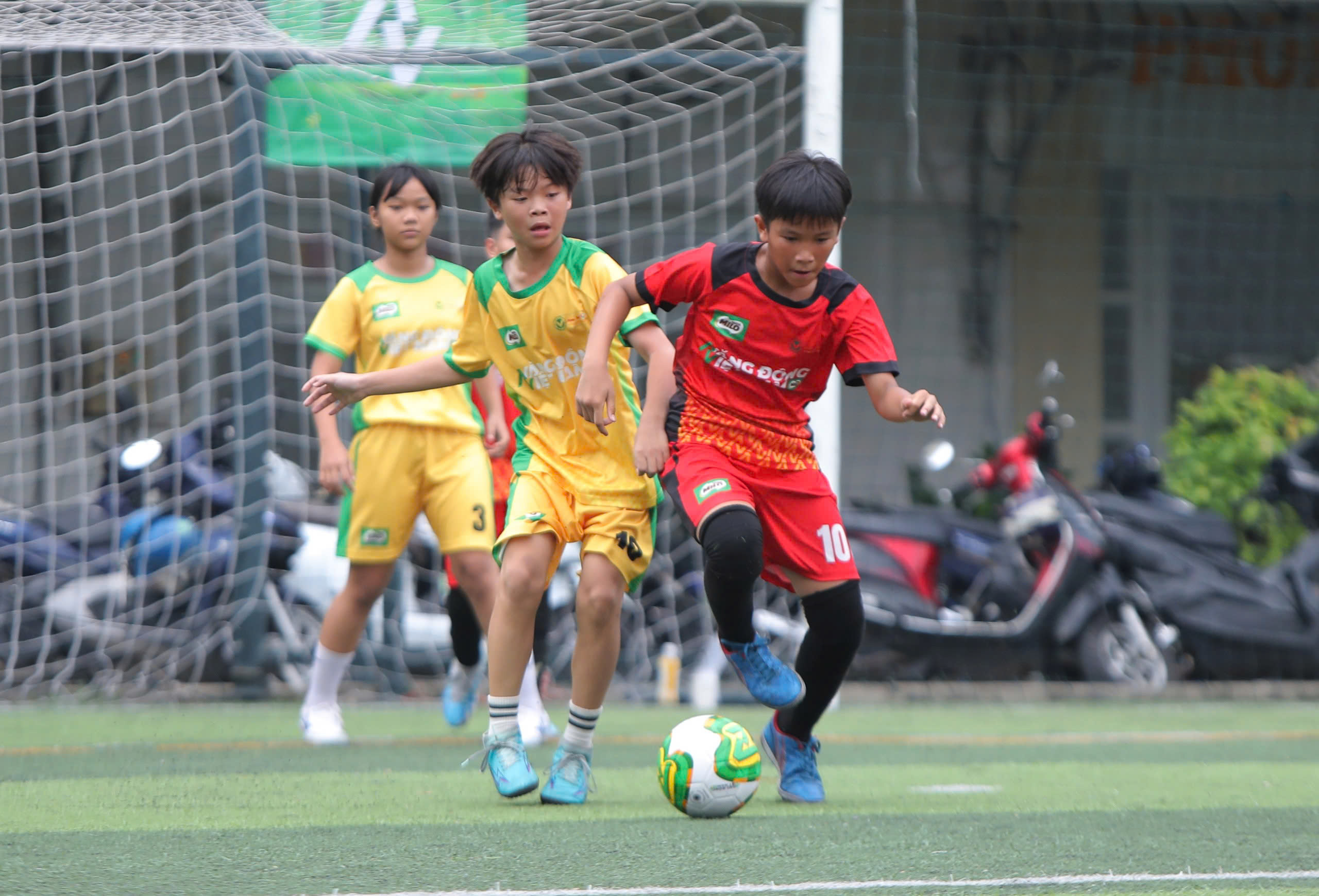 Festival B&oacute;ng đ&aacute; Học đường TP HCM: Ng&agrave;y hội thể thao lớn nhất cho học sinh tiểu học- Ảnh 2.