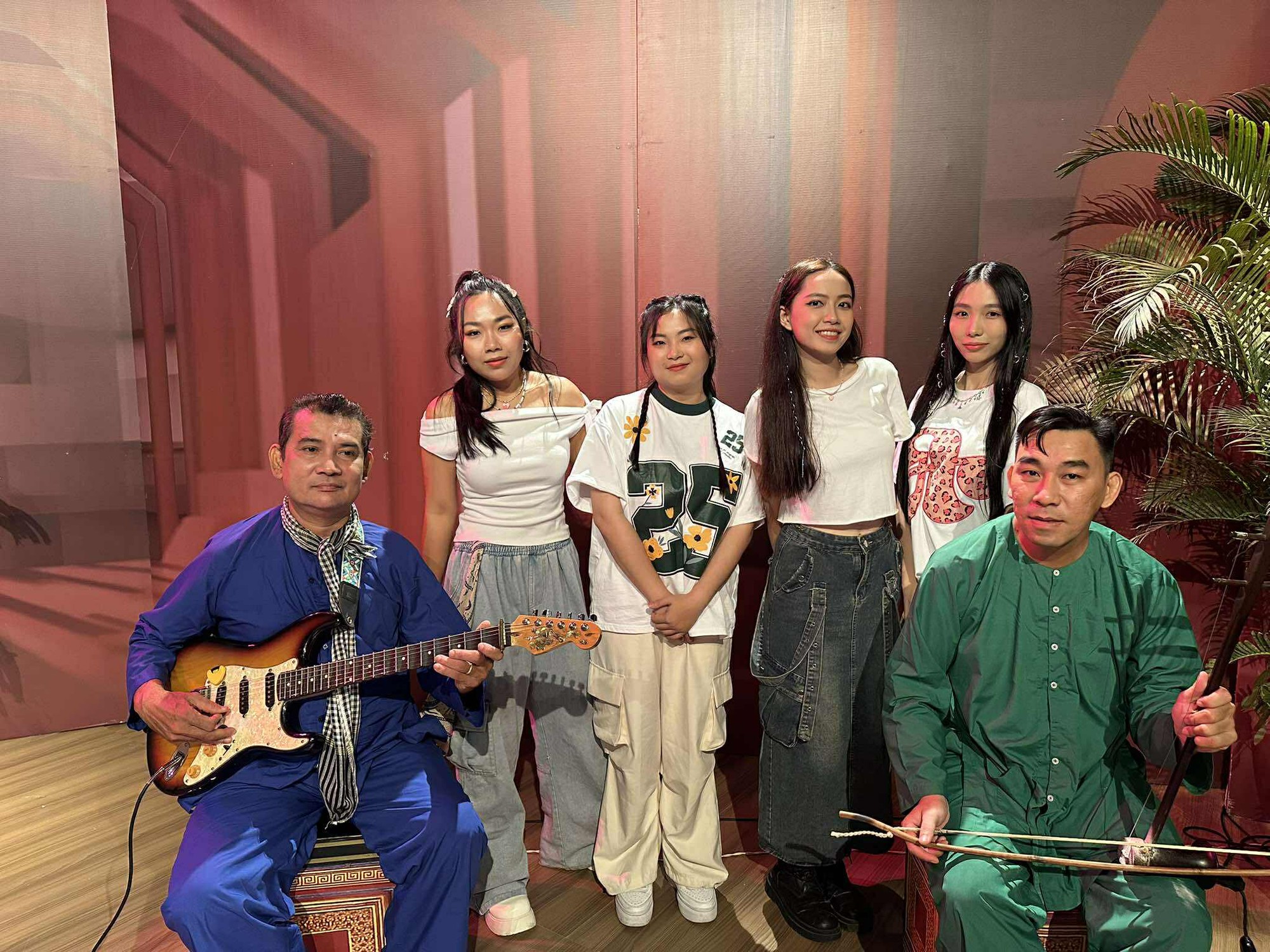 "H&atilde;y l&agrave; chiến binh" &ndash; Khi nh&oacute;m White heart. chạm v&agrave;o hồn d&acirc;n tộc- Ảnh 1.