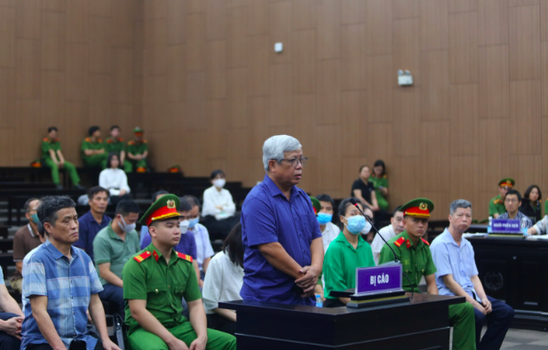Cựu thứ trưởng Nguyễn Linh Ngọc lĩnh 3 năm t&ugrave; - Ảnh 1.