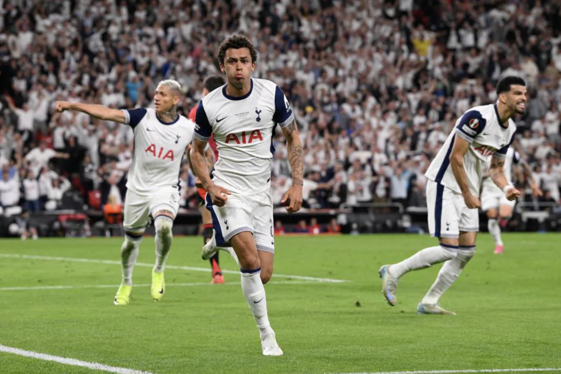 Đ&aacute;nh bại Man United, Tottenham th&agrave;nh t&acirc;n vương Europa League- Ảnh 5.