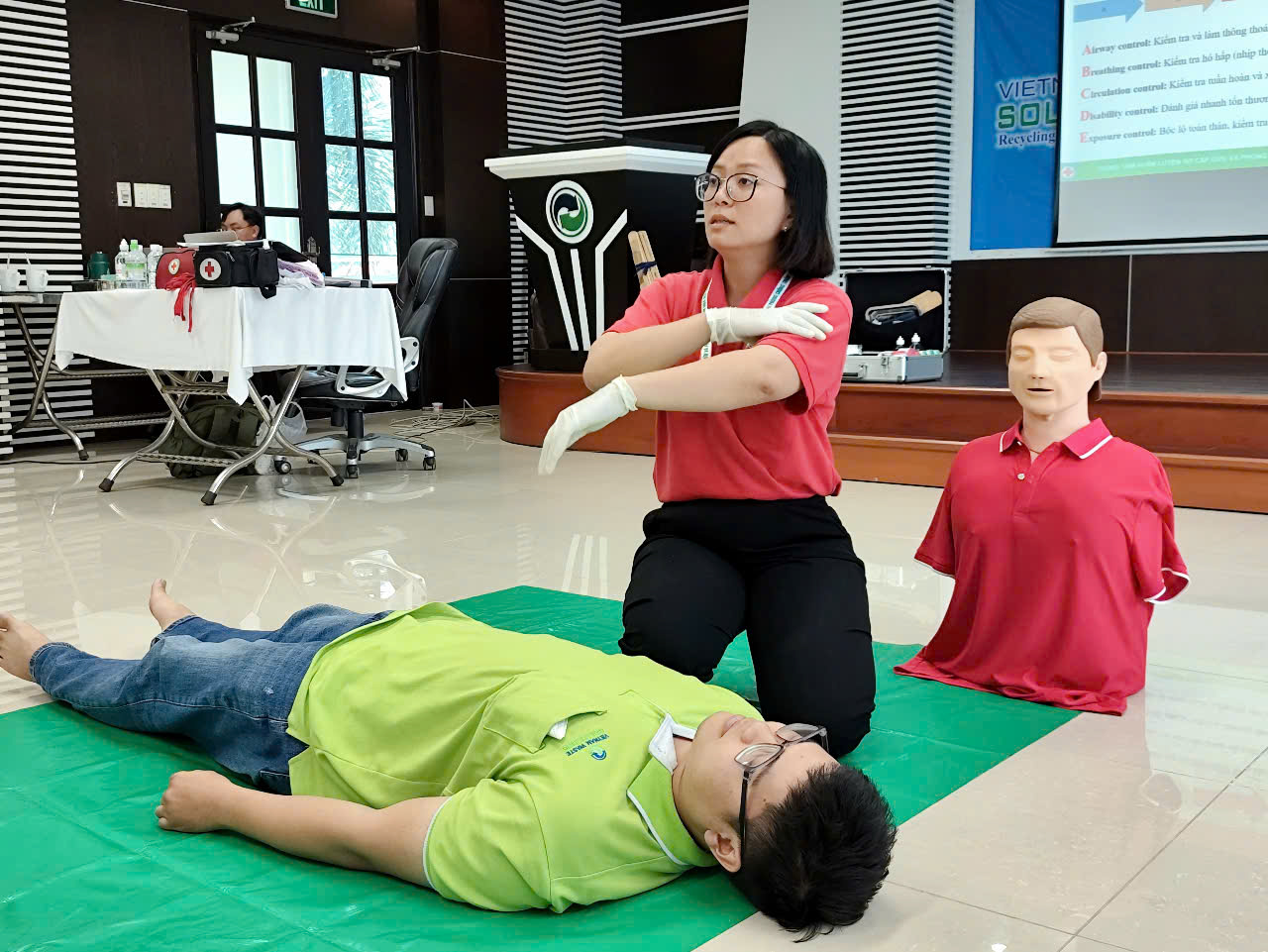 Cấp cứu tại chỗ - VWS chú trọng huấn luyện kỹ năng cho người lao động- Ảnh 2.